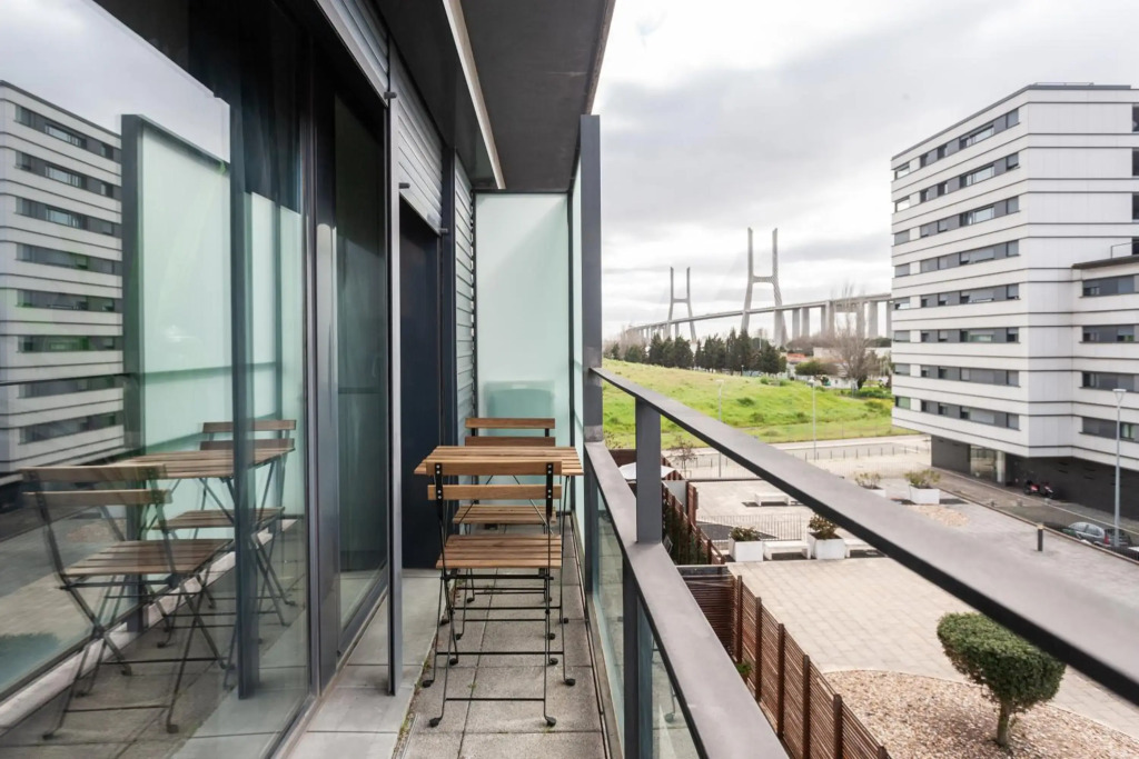 FLH Expo Modern Flat with Balcony