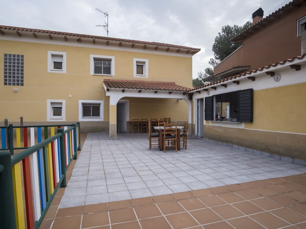 Pet-Friendly Villa with Pool