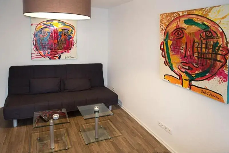 H&H Apartments im Herzen der Stadt in der Lange Strasse geräumig ruhig mit Küche und Esstisch