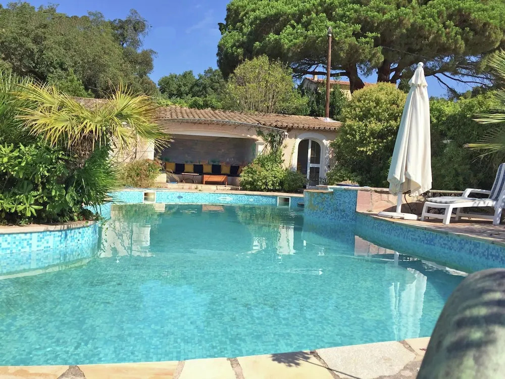 Magnificent Villa in Grimaud With Swimming Pool