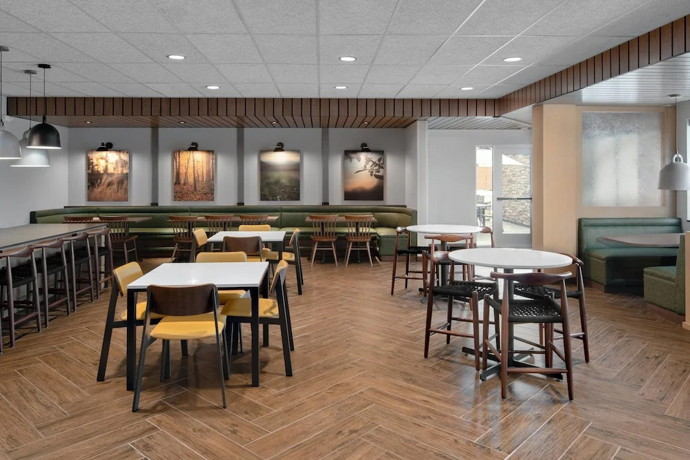 Fairfield Inn & Suites by Marriott Lake Geneva