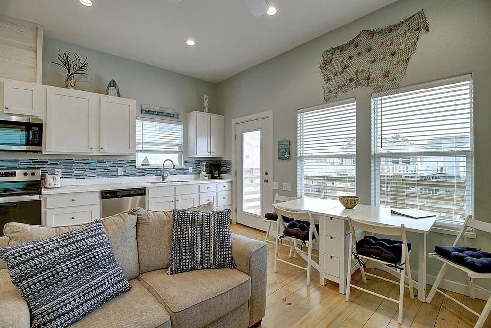 Woodhaven Beach Club 2 Bedroom Bungalow by Redawning