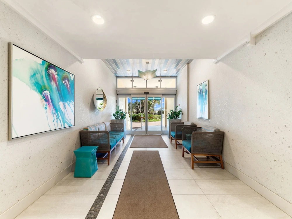 Palm Bay Club 7th-Floor Oceanfront Condo on Private Beach