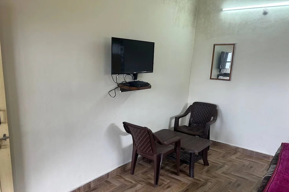 N V Villa Homestay