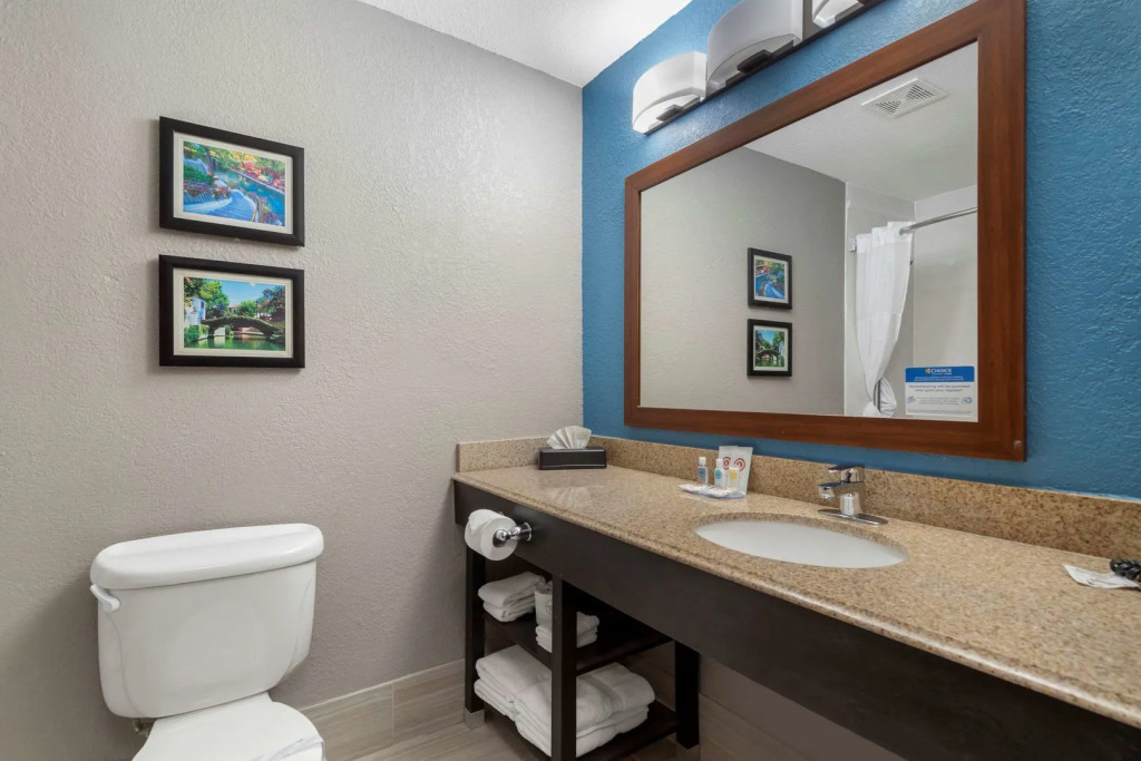 Comfort Inn & Suites Near Medical Center