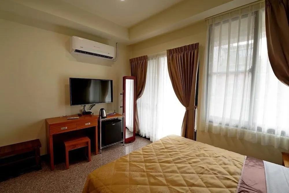 Lucky Hotel