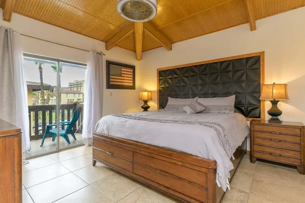 Tiki 323 - Stylish 1br Condo Sleeps 4 Near Beach 1 Bedroom Condo