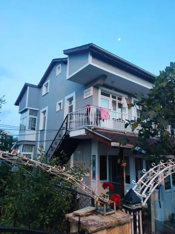 Senem Villa