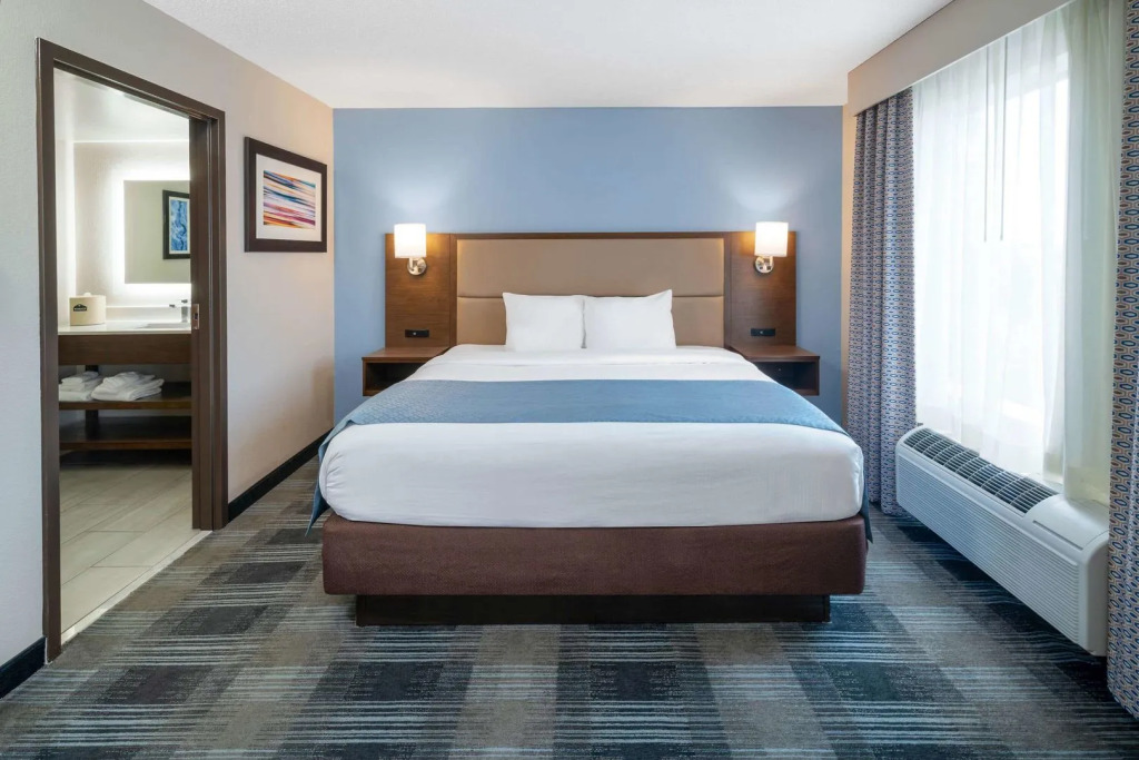 Holiday Inn Express & Suites - Mobile - I-65 by IHG