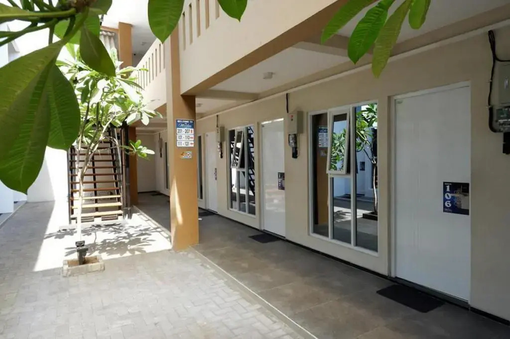 RedDoorz Plus near Paragon Mall Semarang