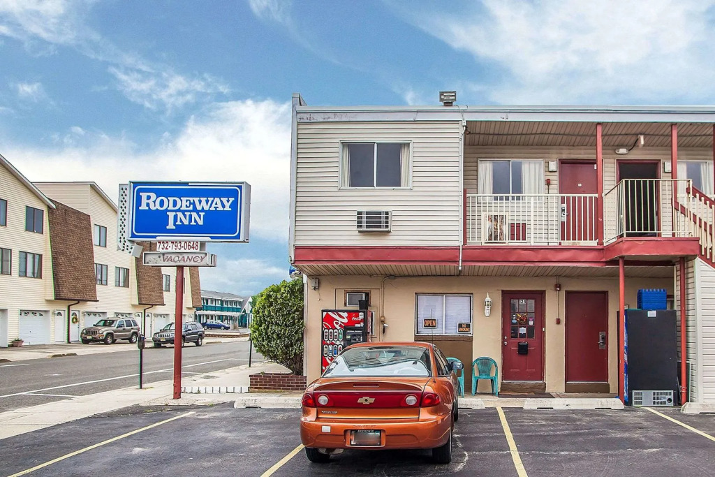 Flamingo Inn