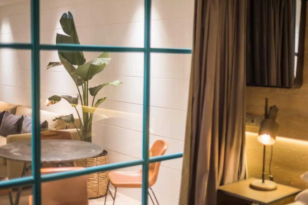 CHAYOFA SUITES