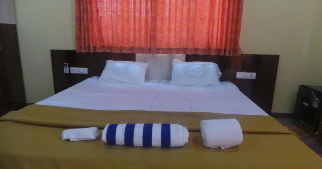 Meera Motels & Residency