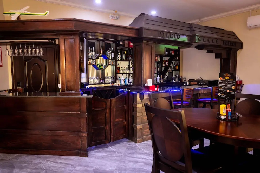 Crown Hotel Piarco