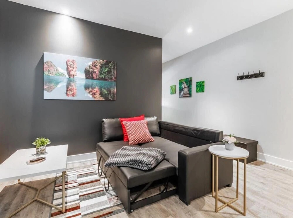 Upscale 2BR Apt - Prime Location w Netflix