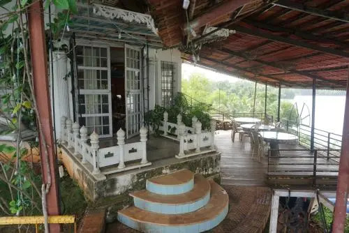 SONA VILLA, THE LAKE CHALET