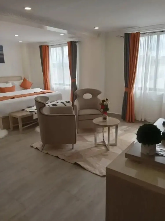 The Grand Empire Hotel