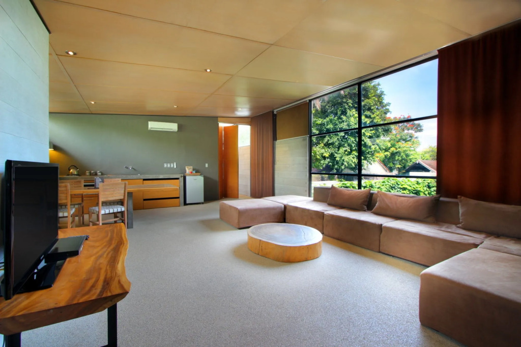 Clio Apartment