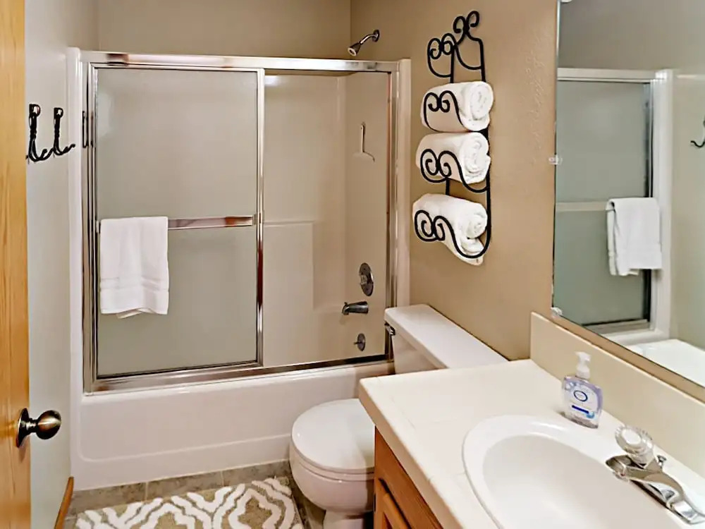 20 Fairway Village Condos 3 Bedrooms 2.5 Bathrooms Condo
