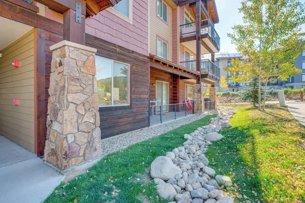 Downtown WP Condo w/ Pool: Steps to Concert Venue!