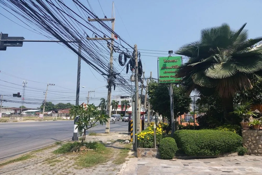Grand Leo Hotel