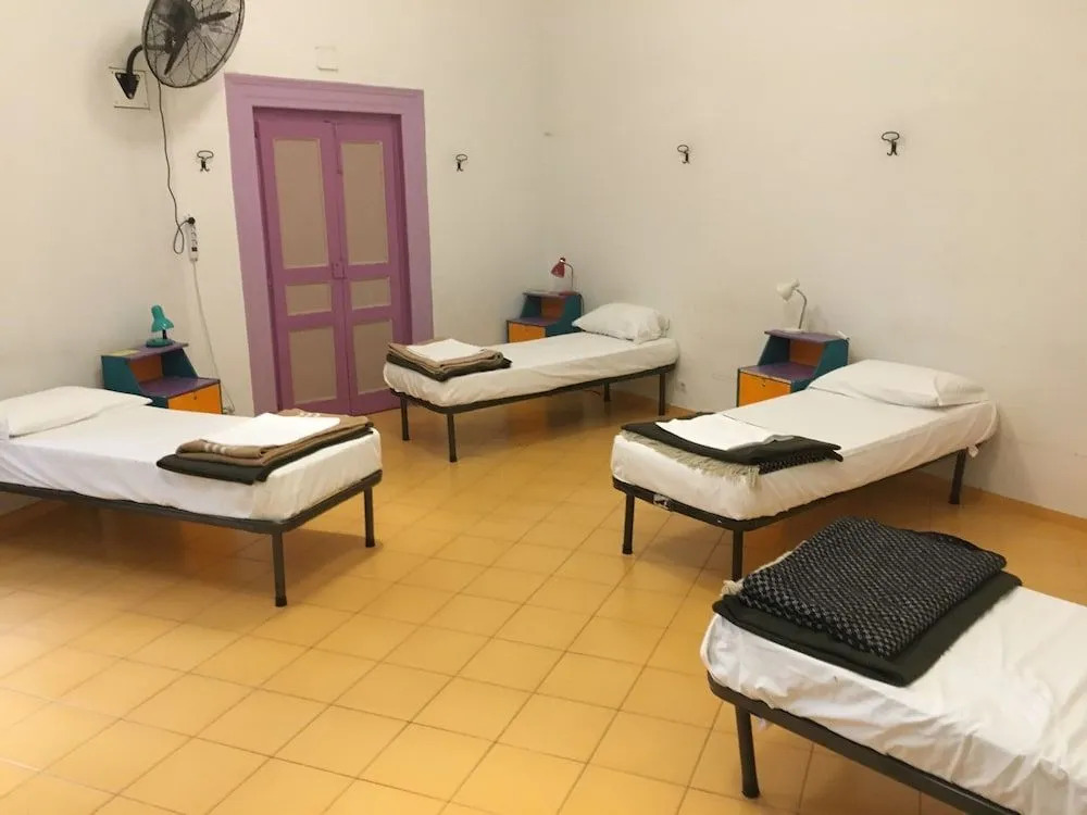 6 Small Rooms