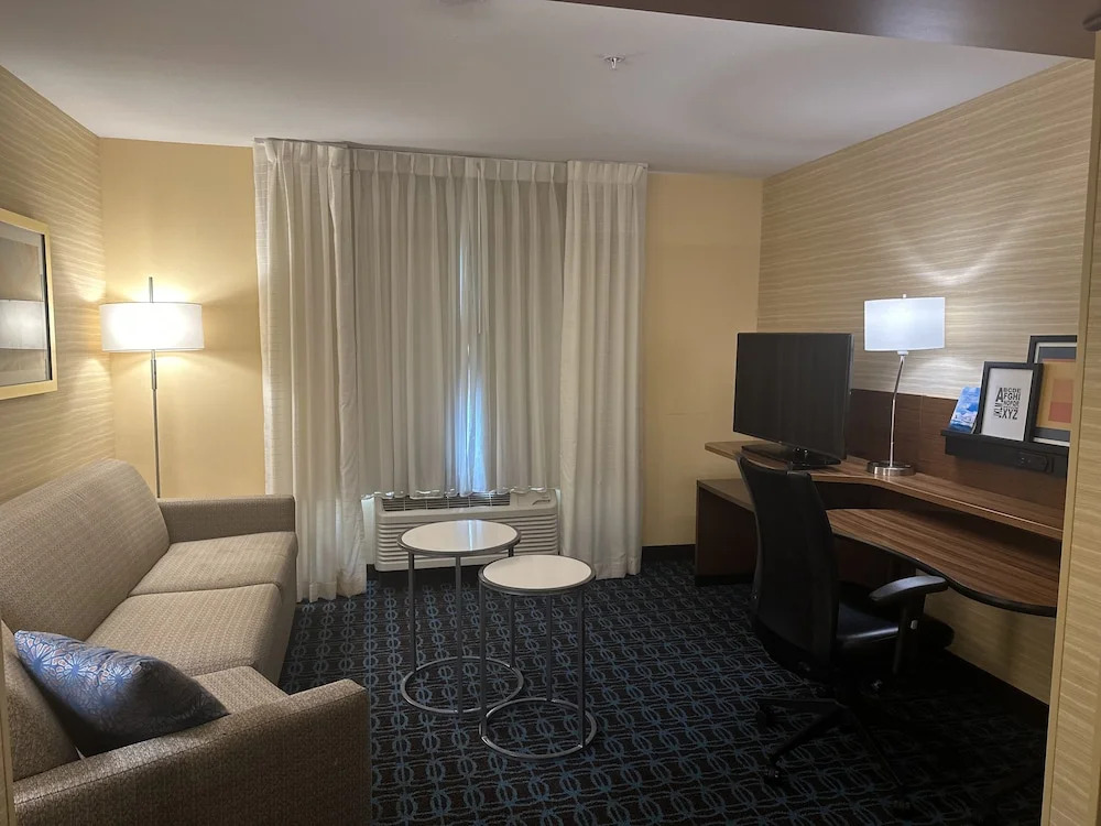 Fairfield Inn & Suites Detroit Macomb