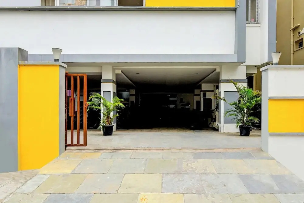 FabHotel R3 Atmos - Near Hitech Exibition Centre, Hitech City