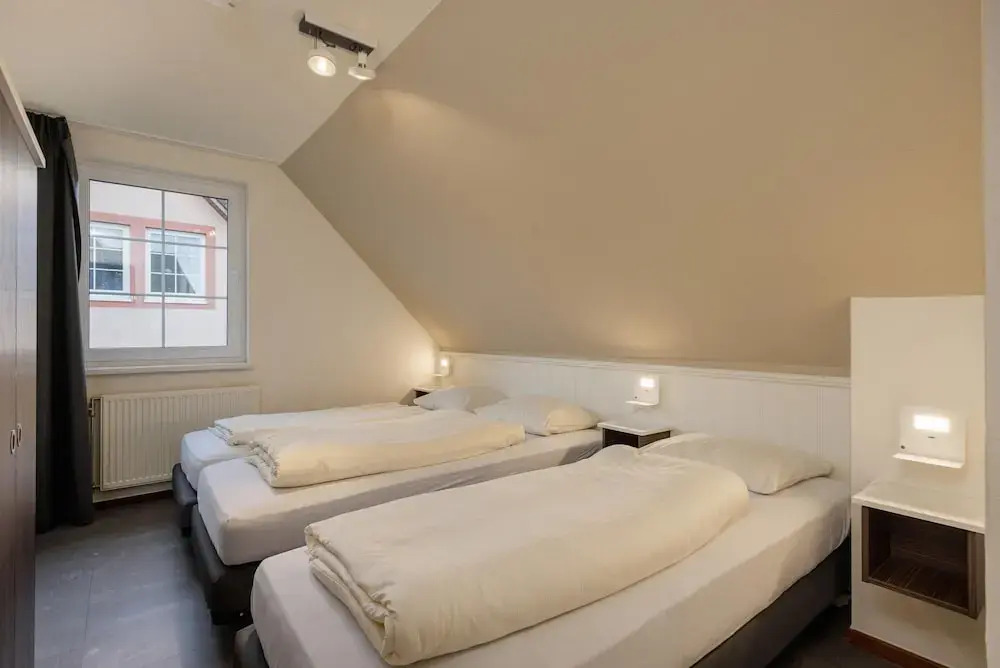 Restyled Villa with 4 Bathrooms & Sauna near River Moselle
