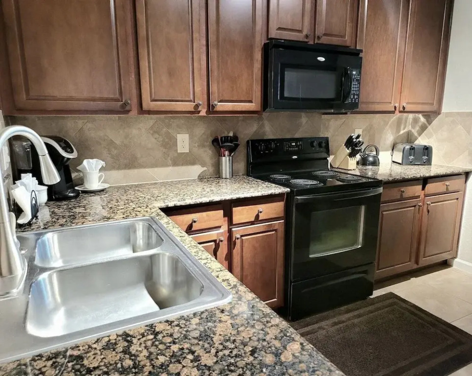 Bp122cp Mediterranean-style Condo 9 Miles To Disney World 3 Bedroom Condo