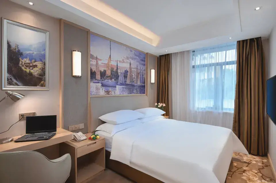 Vienna Hotel Chongqing Shapingba Sanxia Square