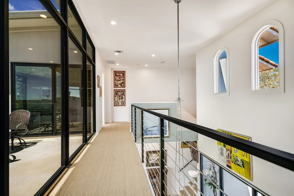 The Arrive Clifftop Estate 5 Bedrooms 5.5 Bathrooms Home