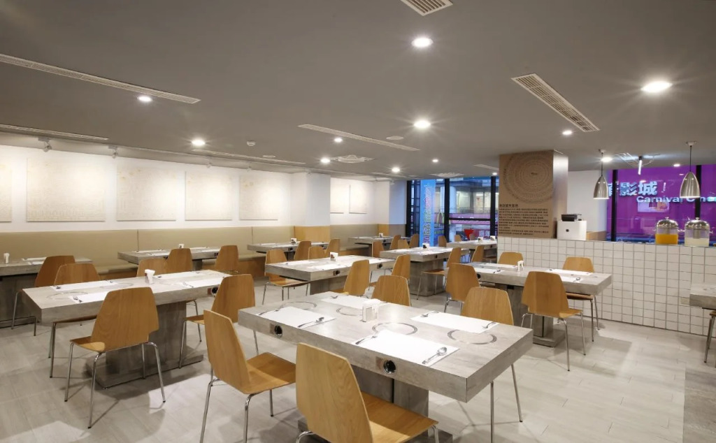 CHECK inn SELECT Chiayi RenAi