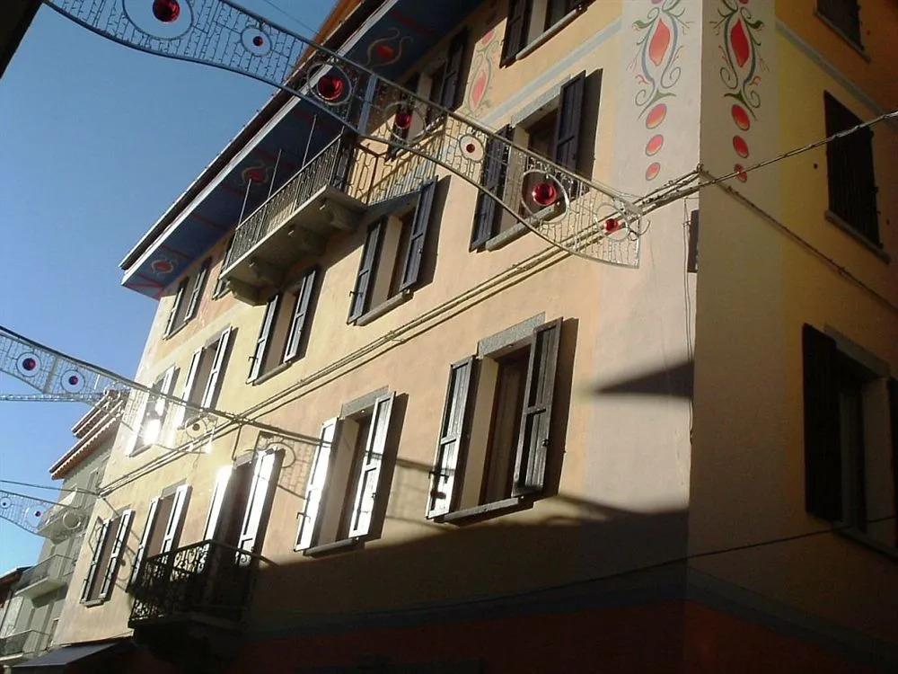 Residence Acero Rosso