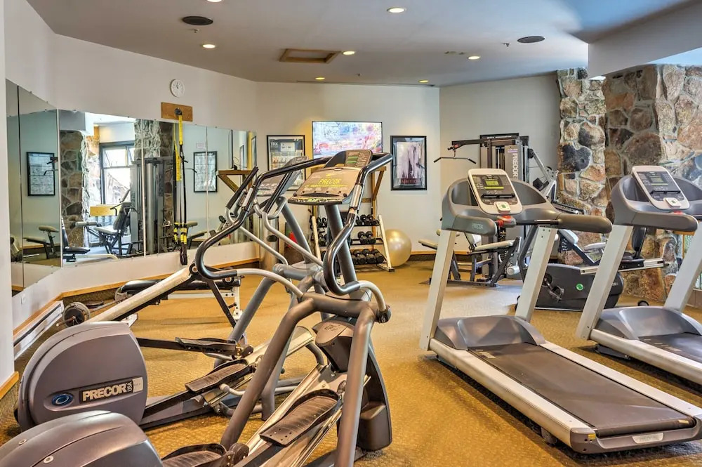 Big Sky Ski-in/ski-out Condo w/ Mountain Views!