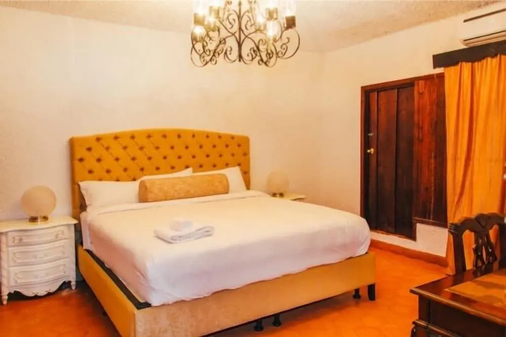 Real Colonial Hotel