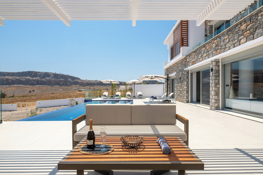 Lindian Poem Villas