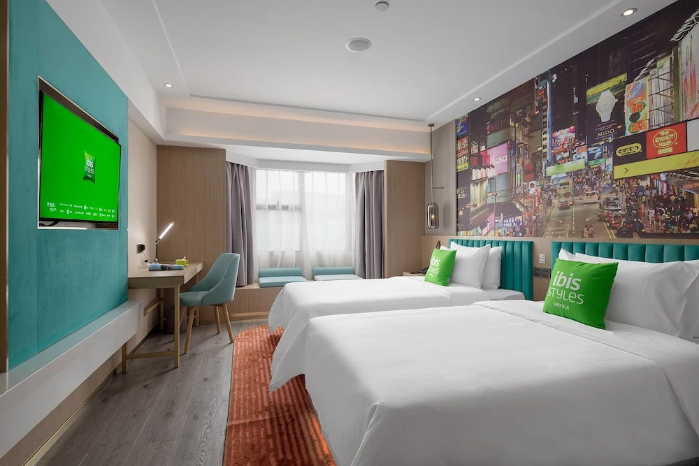 Kaigaosi Hotel (Guangzhou Railway Station Subway Station Baima Clothing City)