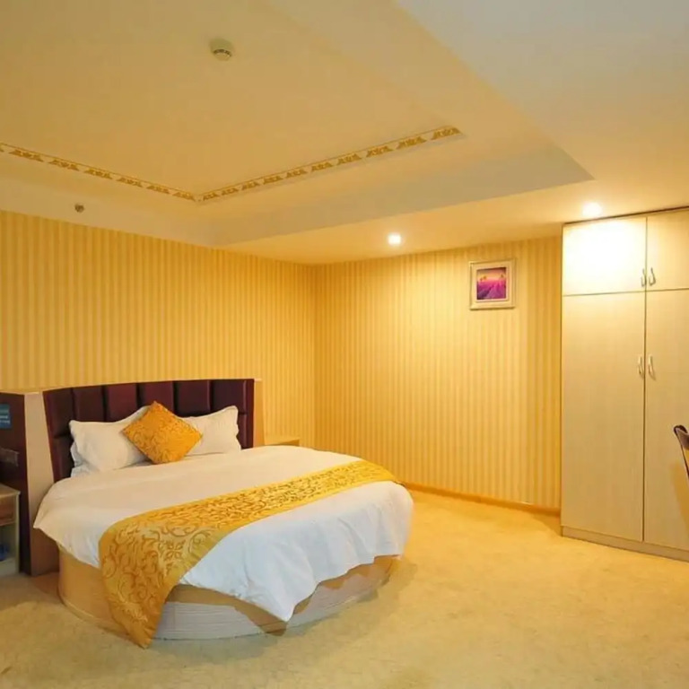 Blossom Hill Sanya · Yuehai Hotel