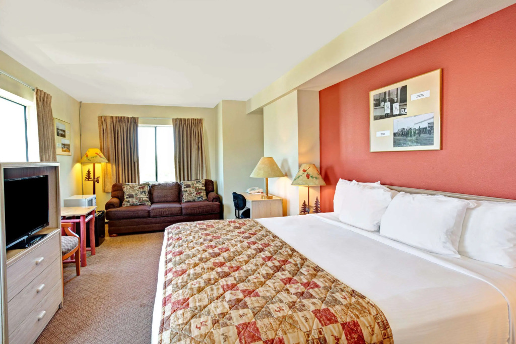 Ramada Downtown by Wyndham Anchorage