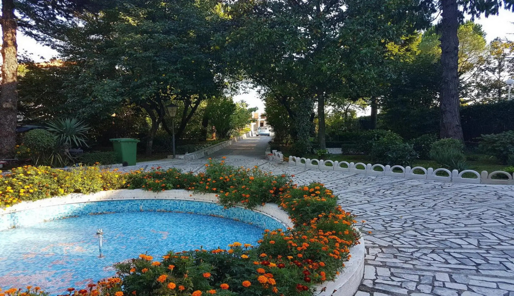 Apartments Anita - One Bedroom Apartment with Garden