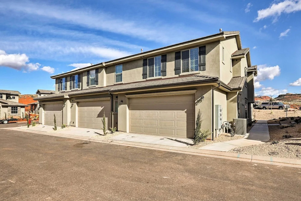 Utah Home w/ Pool Access: Near St George & Zion!