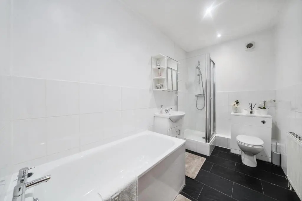 GRANGE City 2 Bed Modern Apartment by Tower Bridge London Bridge