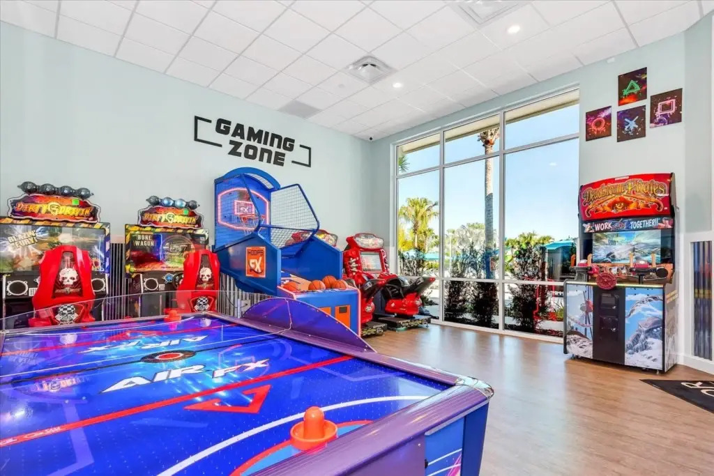 5 Bedroom/ 4.5 Bathoom (276 JW), Davenport, US