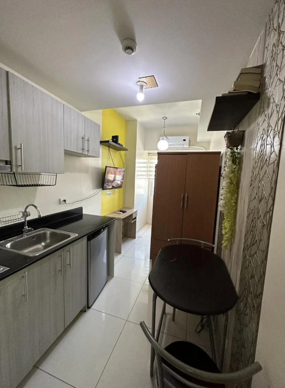 Green Residences 1 Bedroom with Balcony in Metro Manila Multiple Beds Free Breakfast for 2 pax