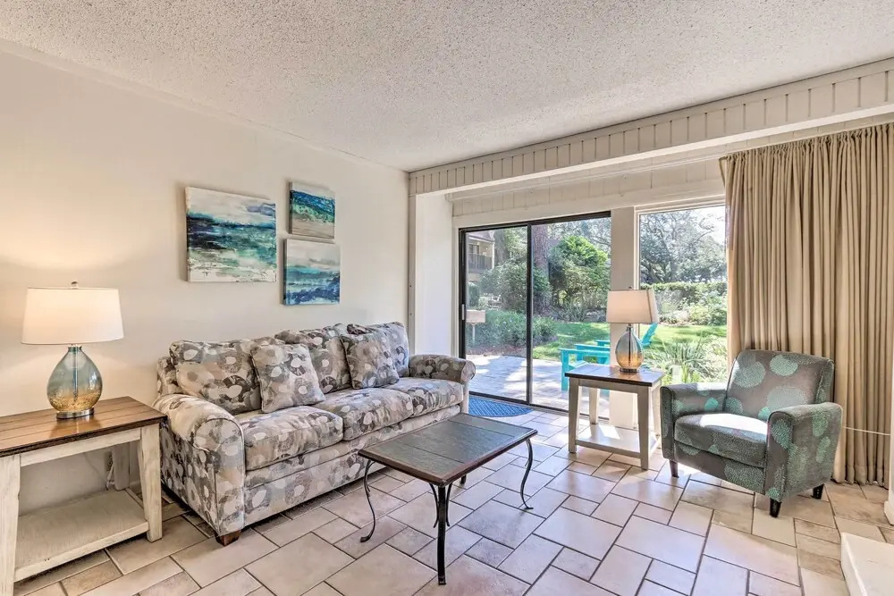 Vintage Hilton Head Island Condo: Steps to Beach!