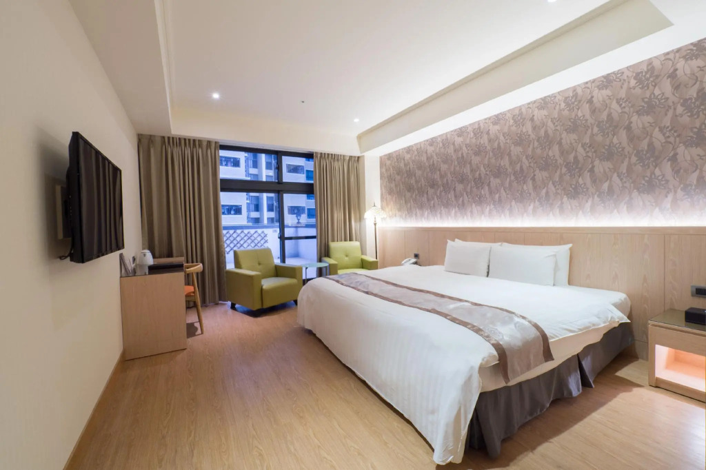 HE TI Hotel