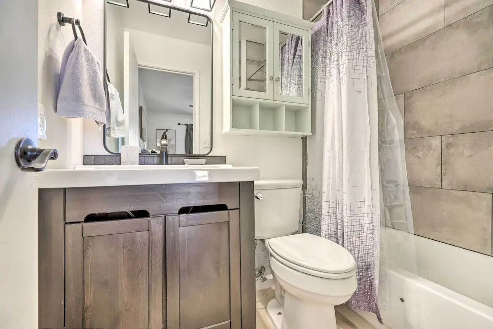 1 Mi to Dtwn Chandler: Townhome w/ Community Pool