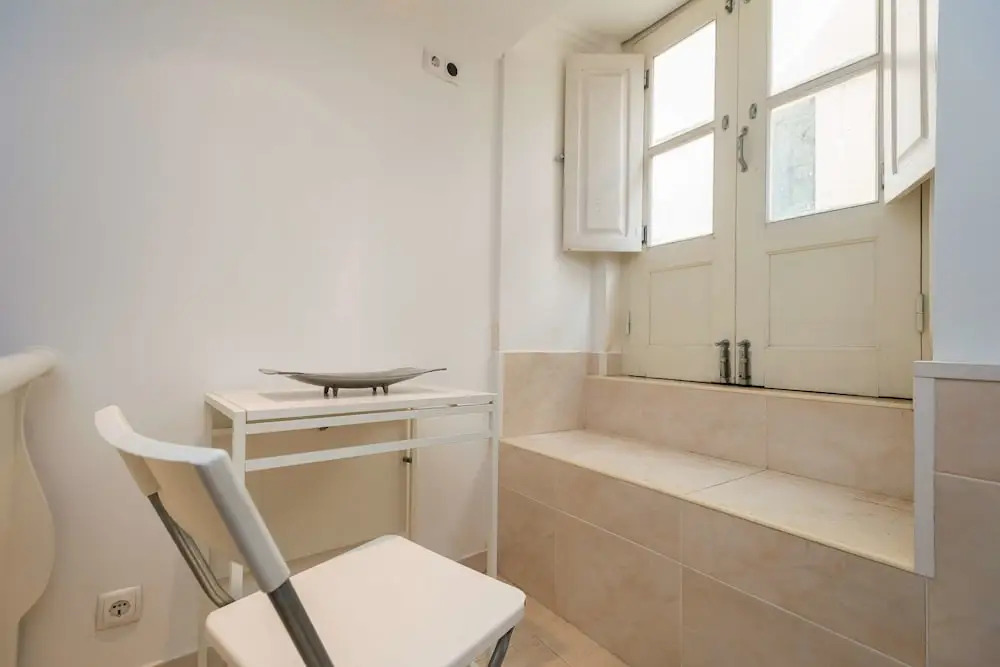 Lisbon Low Cost Apartments