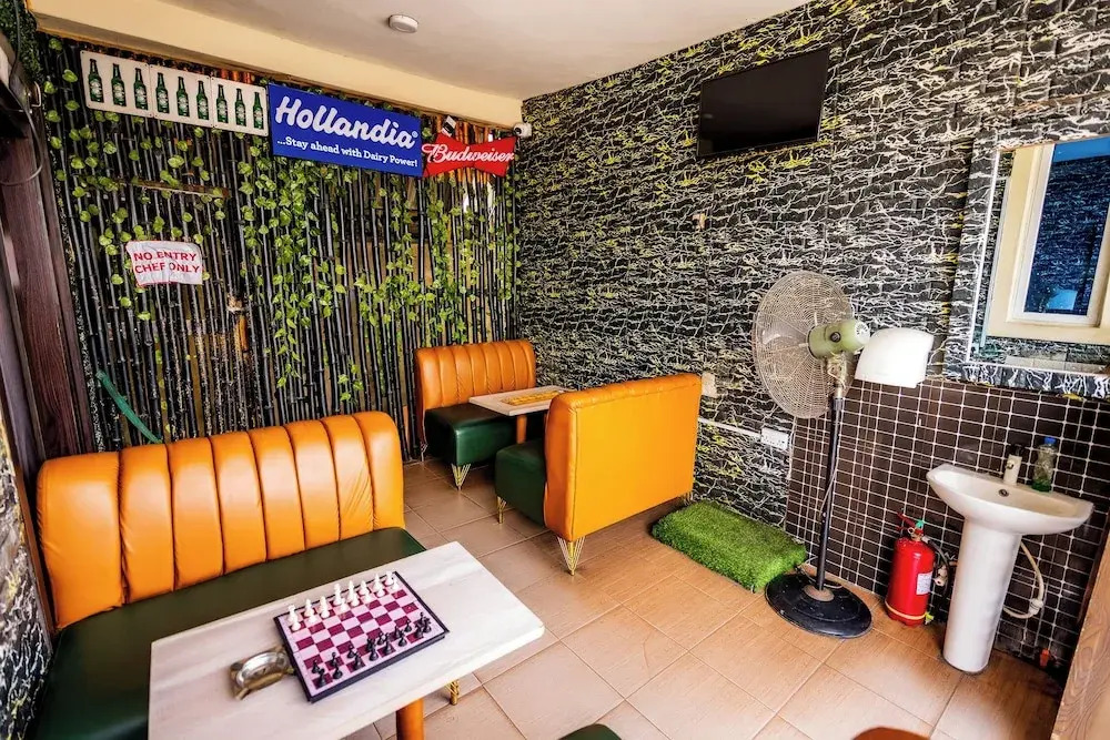 RJ Hotels And Restuarant
